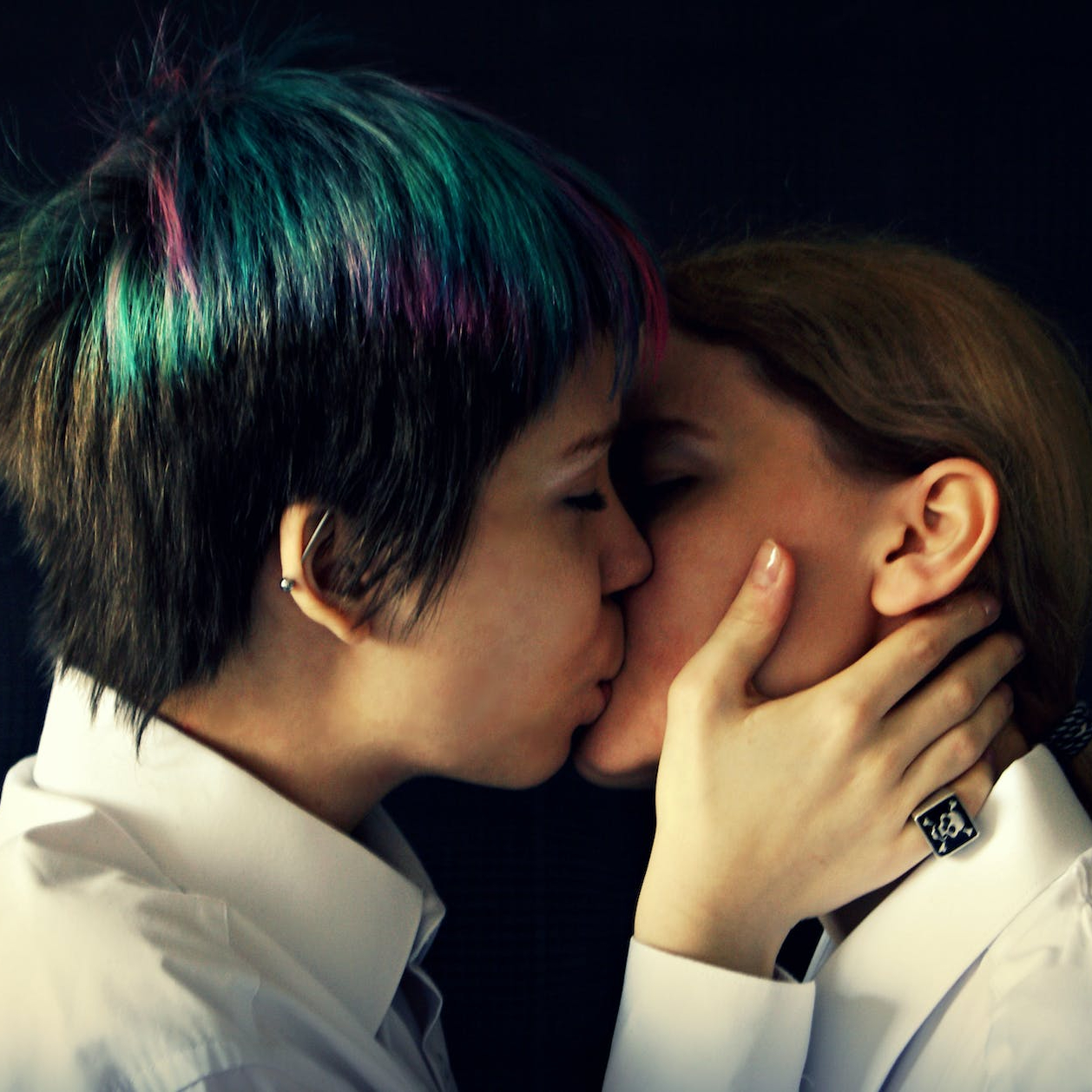 Embracing Equality and Freedom: A Guide to Non-Hierarchical Polyamory