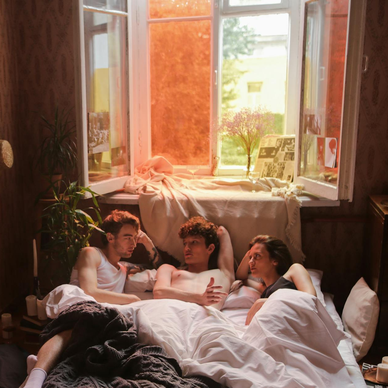 Fluid Bonding in Polyamory: Risks and Realities